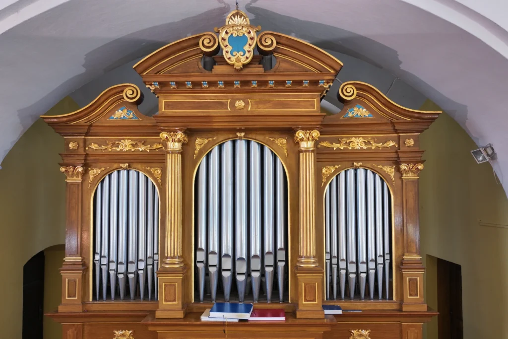 Interiér kostela svatého Václava v Ostrožské Nové Vsi